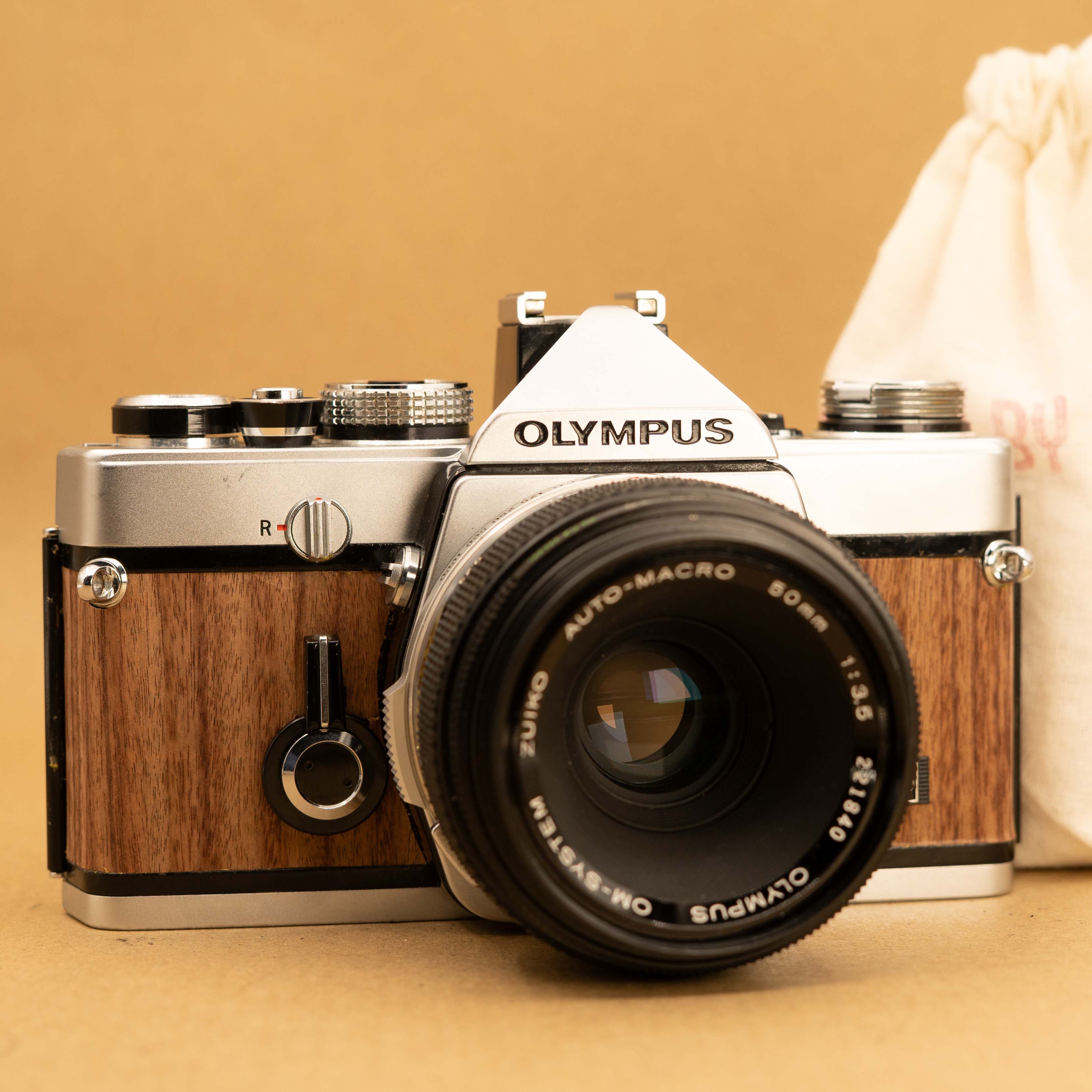 ★ OLYMPUS OM-1 + ★ MACRO 50mm Olympus OM-1 with 50mm f/3.5 Macro Lens – Cameras By Max Ltd