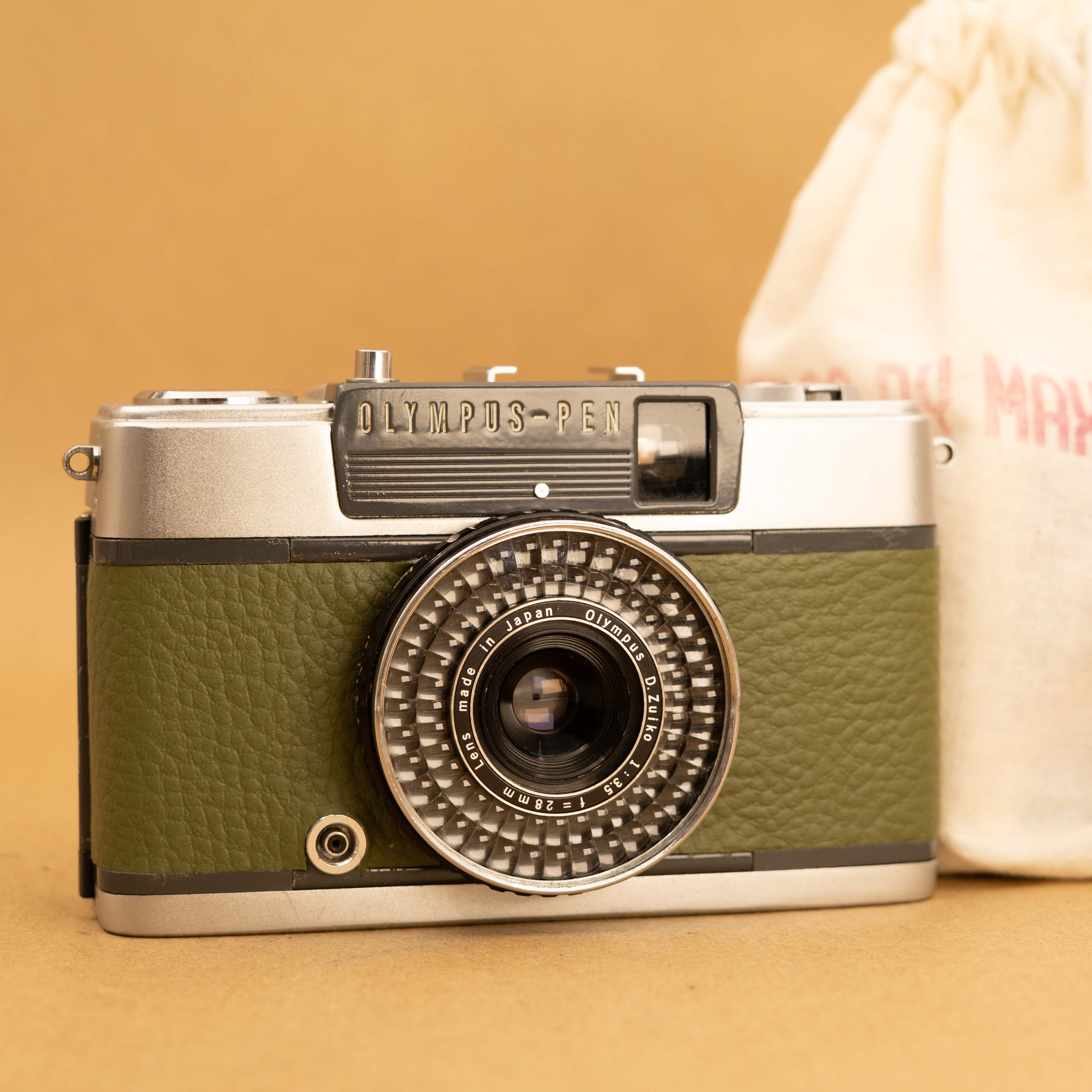 OLYMPUS PEN EES-2 緑色 フィルムカメラ Green Olympus Pen EE-2 Half-frame 35mm Film Camera - Refurbished
