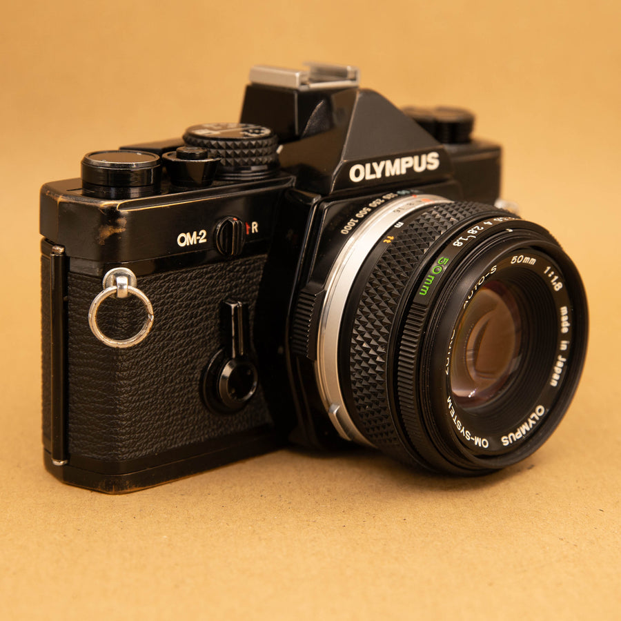 Olympus OM-1N con lente de 50 mm f/1,8