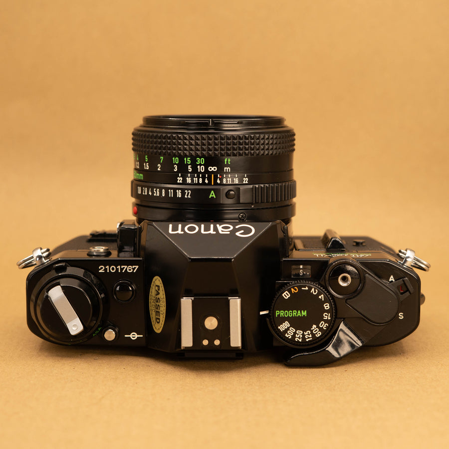 Canon AE-1 Program negro con lente de 50 mm f/1.8