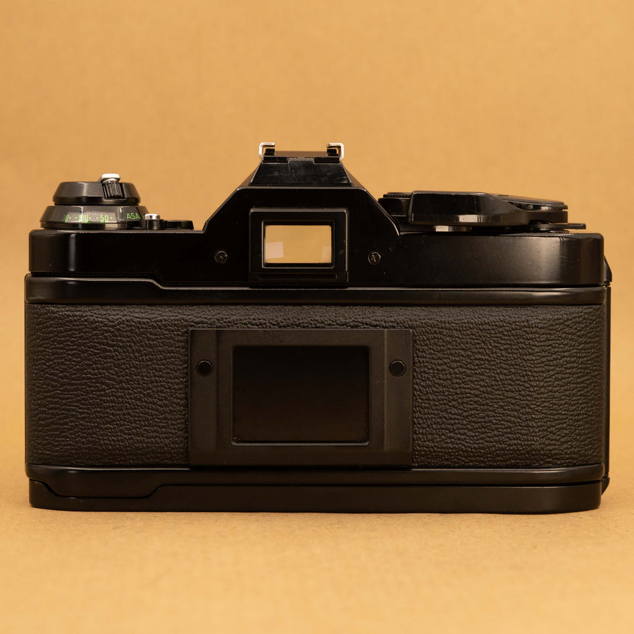 Canon AE-1 Program negro con lente de 50 mm f/1.8