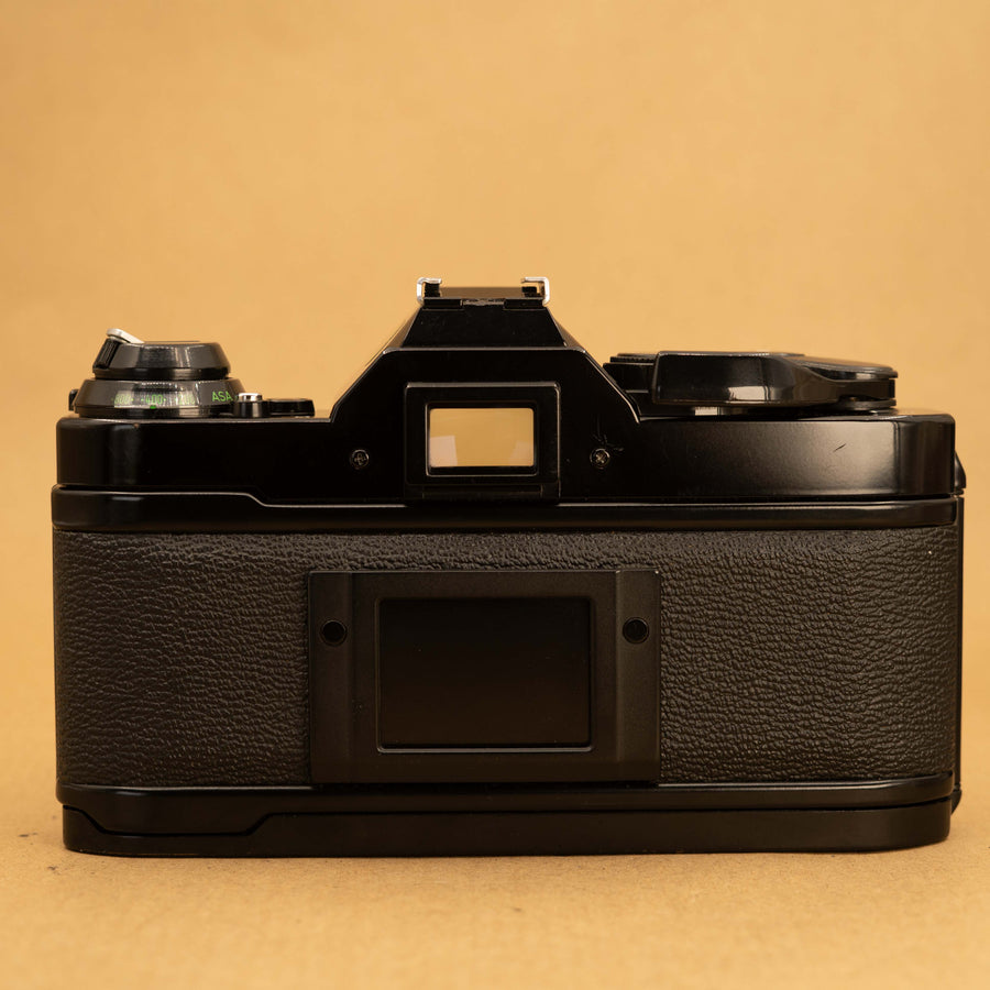 Canon AE-1 Program negro con lente de 50 mm f/1.8