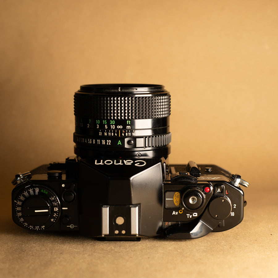 Canon A-1 con lente de 50 mm f/1.4