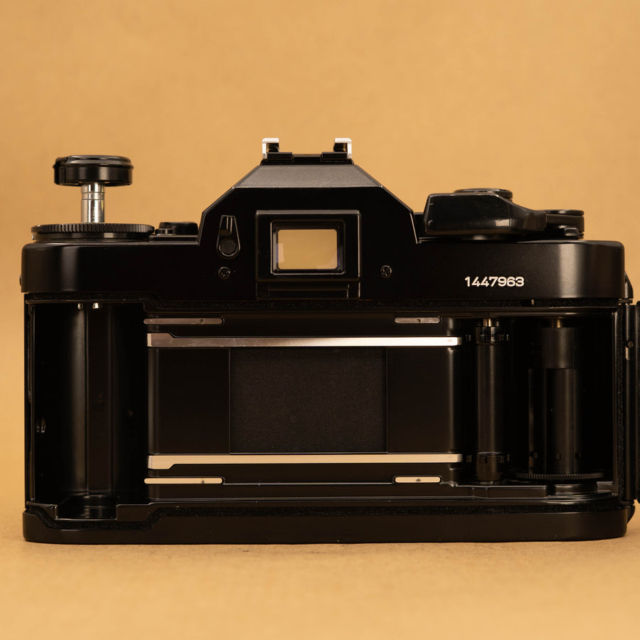 Canon A-1 con lente de 50 mm f/1,8