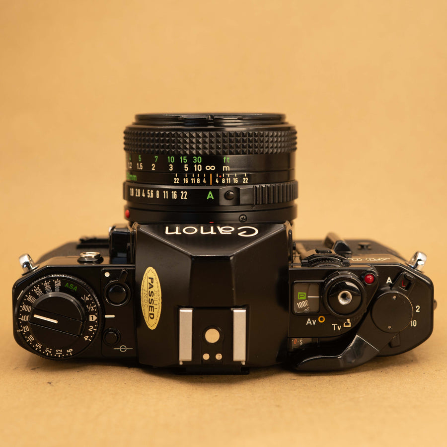 Canon A-1 con lente de 50 mm f/1,8