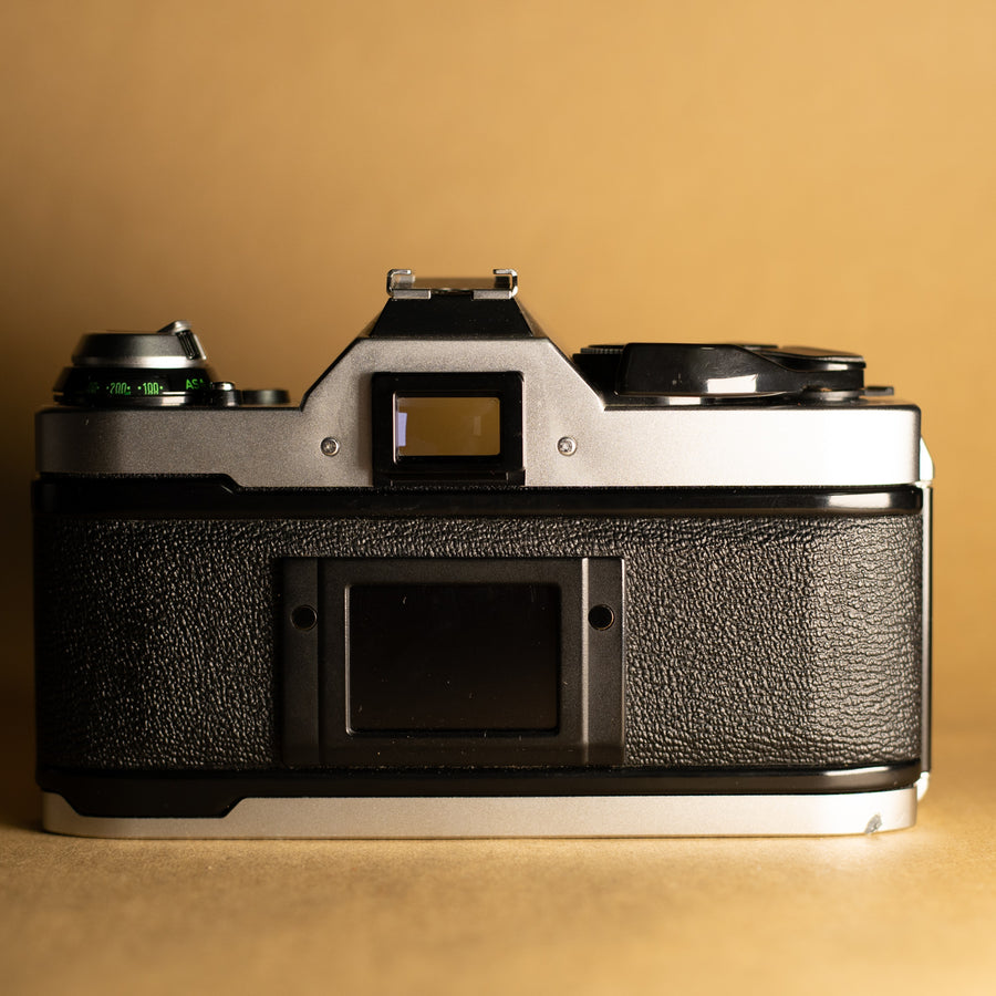 Programa Canon AE-1 con lente de 50 mm f/1.8