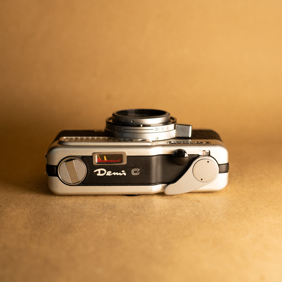 Canon demi EE28 - Appareil photo argentique 35 demi-cadre Canon demi EE28 - Appareil photo argentique 35 demi-cadre