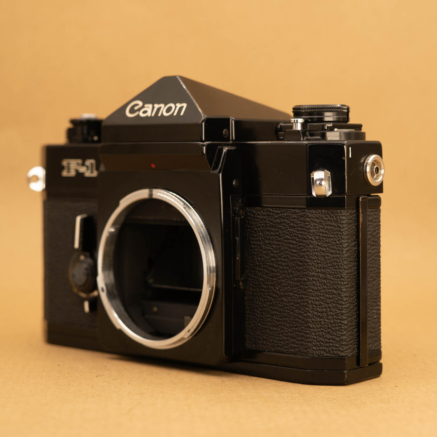 Canon F-1 con lente de 50 mm f/1.4