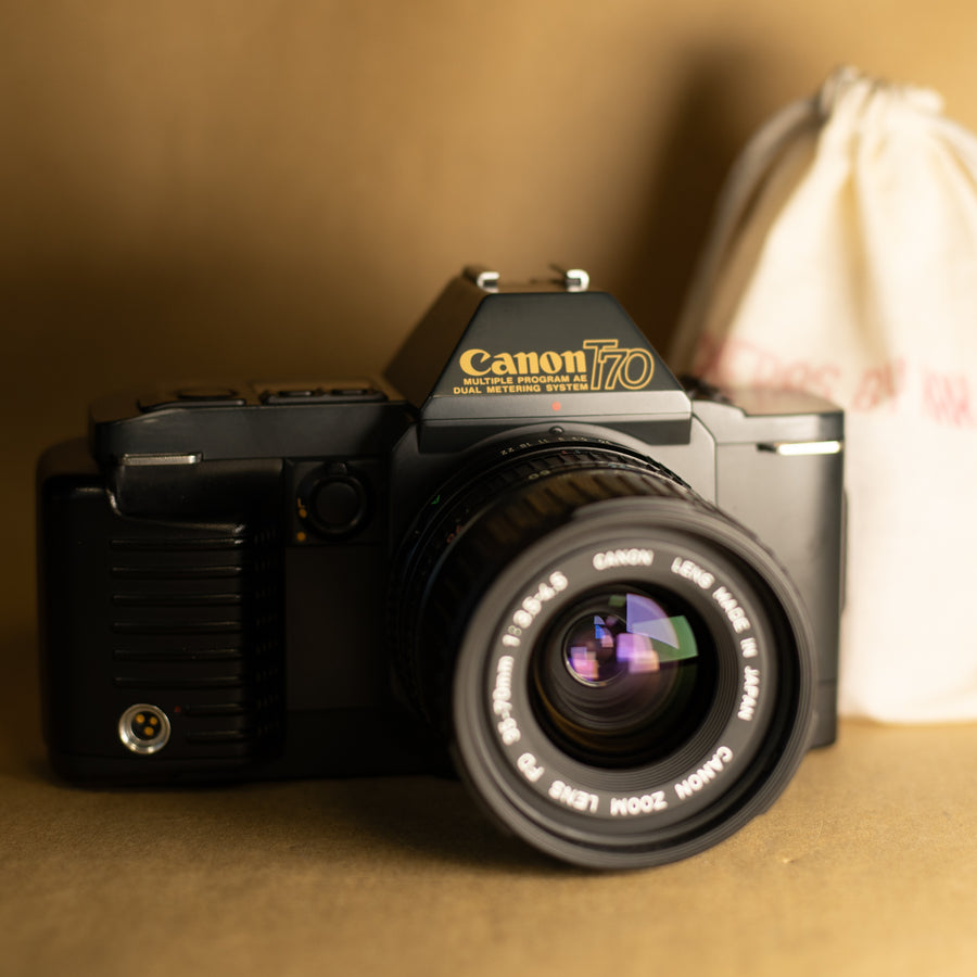 Canon T50 con lente Canon 35-70 mm f/3.5-4.5
