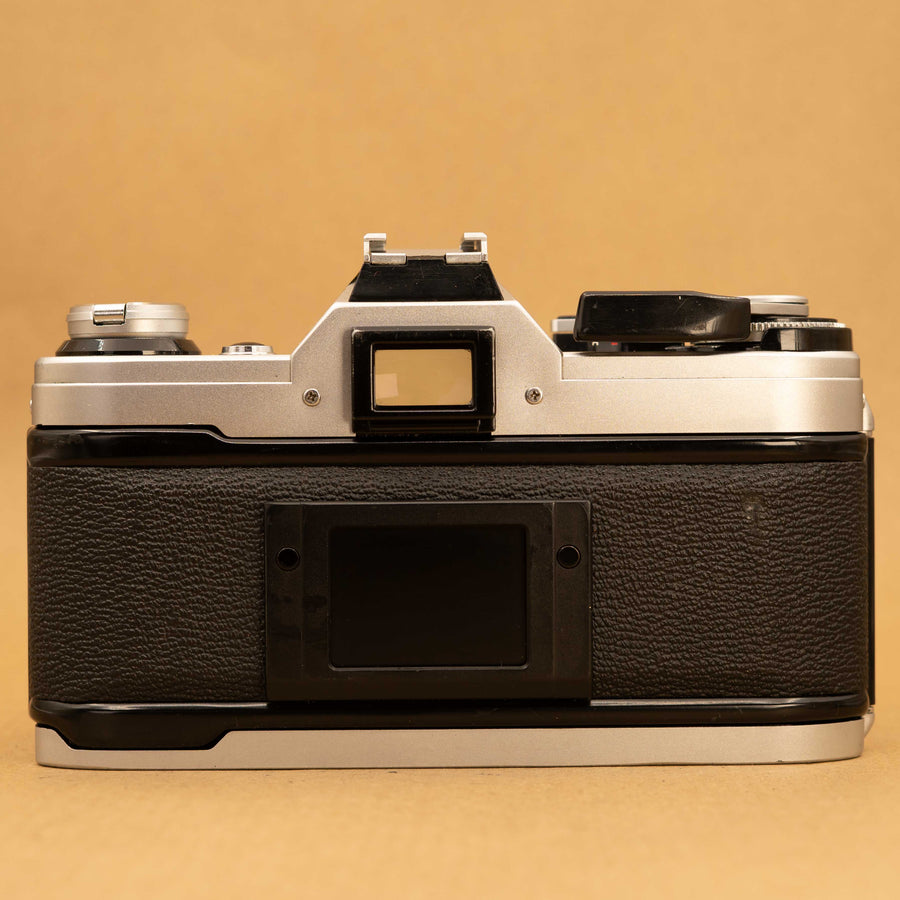 Canon AE-1 avec objectif 50 mm f/1.8
