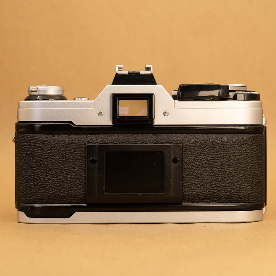 Canon AE-1 avec objectif 50 mm f/1.8