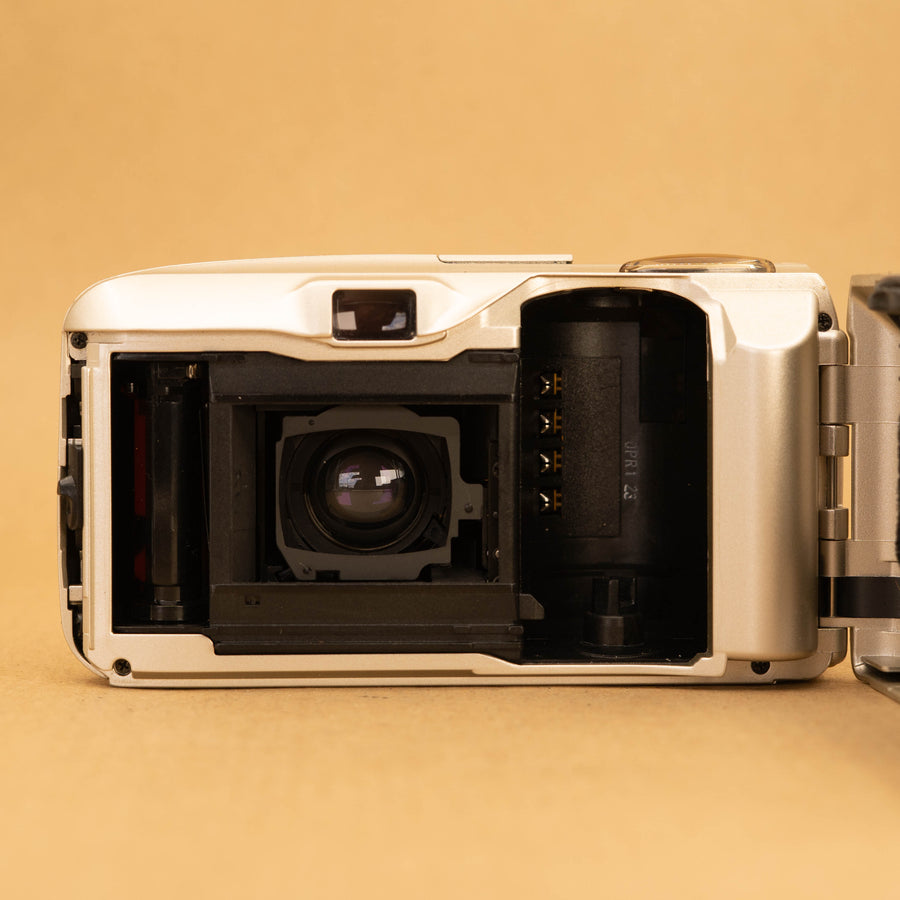 Olympus Mju II in Champagne