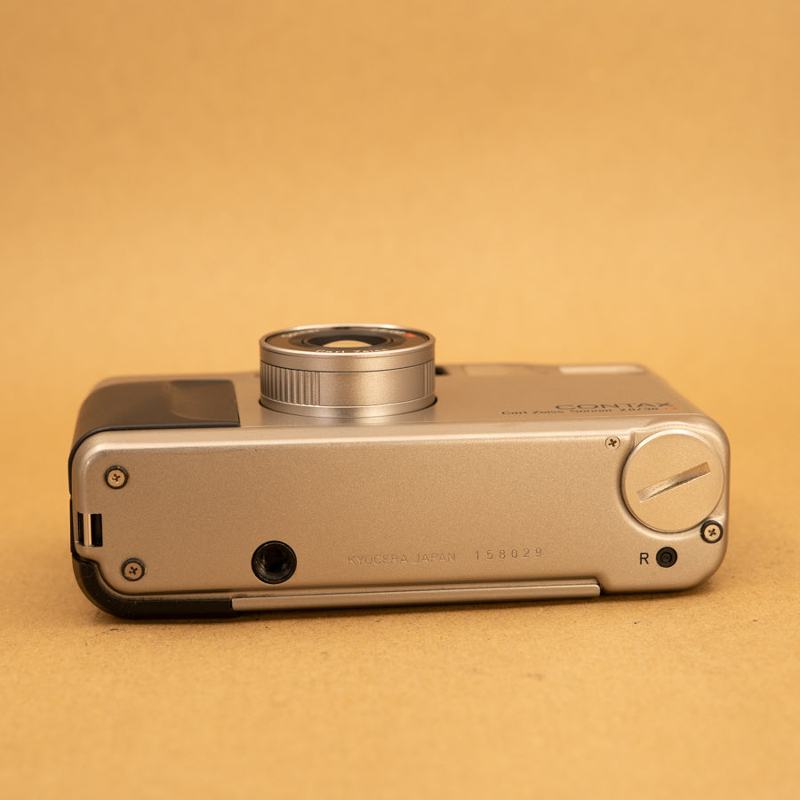 【美品】CONTAX T2 フィルムカメラ　35mm CONTAX T2｜撮りたい瞬間を逃さず、一台で何でも撮れるカメラだった