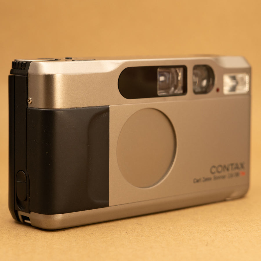 Contax T2 in Silver