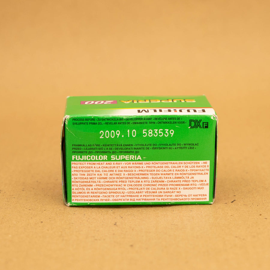 Expired Fujicolor Superia 200