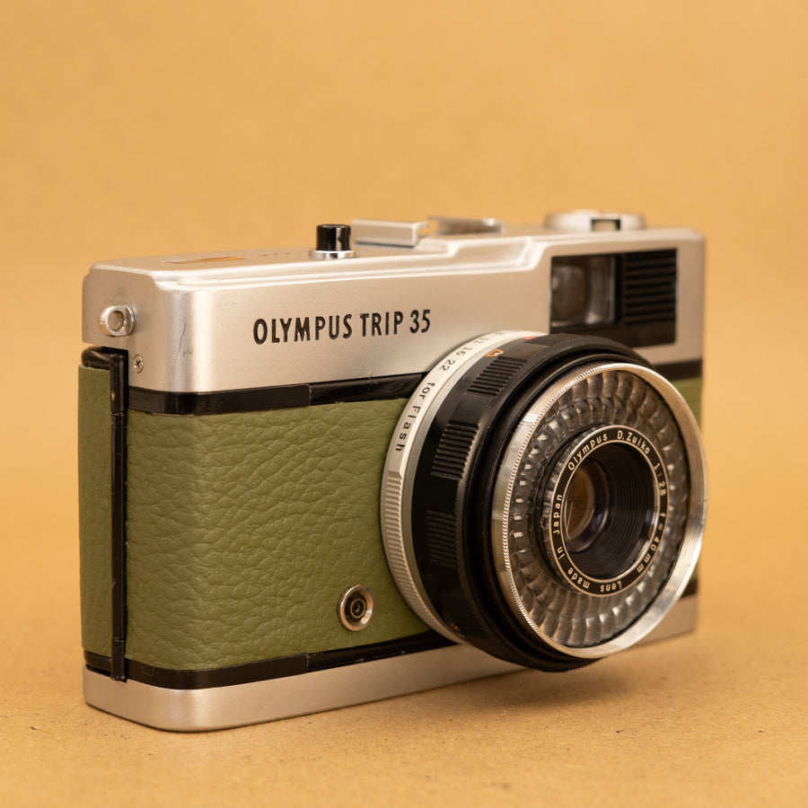 OLYMPUS TRIP35 /フィルムカメラ Green Olympus Trip 35 Film Camera with Roll of Film - Refurbished