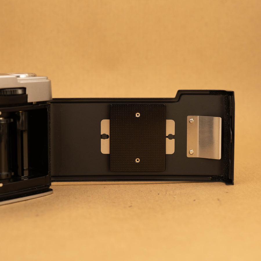 Olympus Pen EE-2 in Original Grey