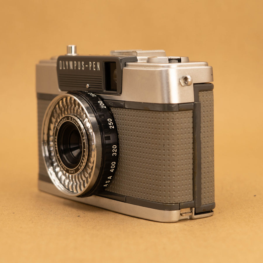 Olympus Pen EE-2 in Original Grey