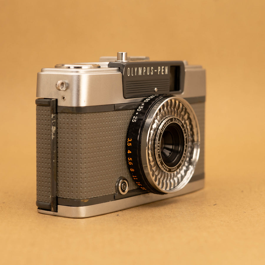 Olympus Pen EE-2 in Original Grey