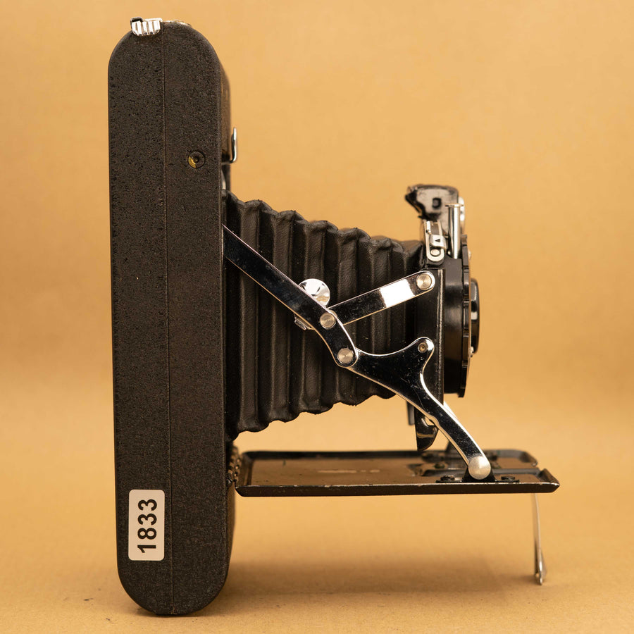 Kershaw Eight-20 Pengiun Folding Camera