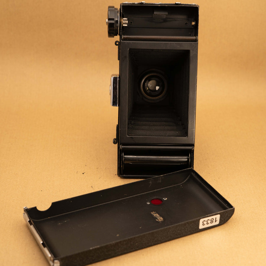 Kershaw Eight-20 Pengiun Folding Camera