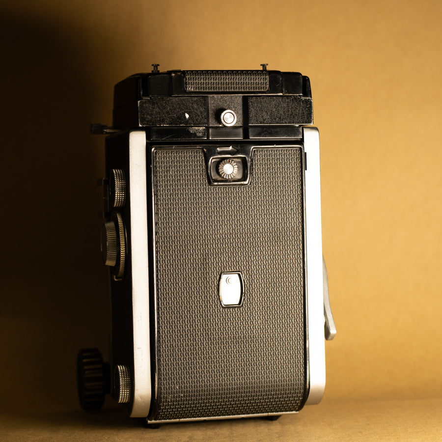 Appareil photo TLR professionnel Mamiya C3 avec objectif 80 mm