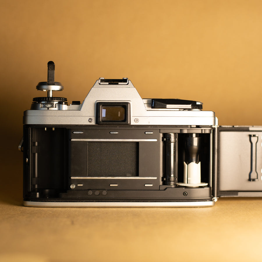 Minolta X-300 con lente de 50 mm f/1.7