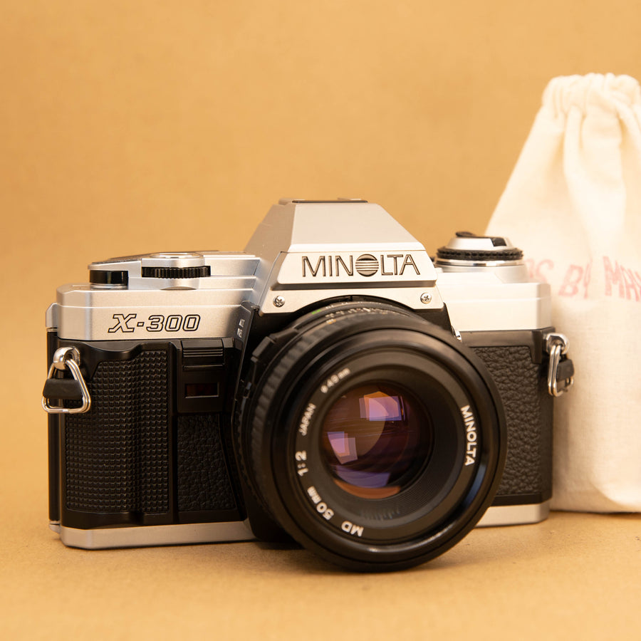 Minolta X-300 con lente de 50 mm f/1.7