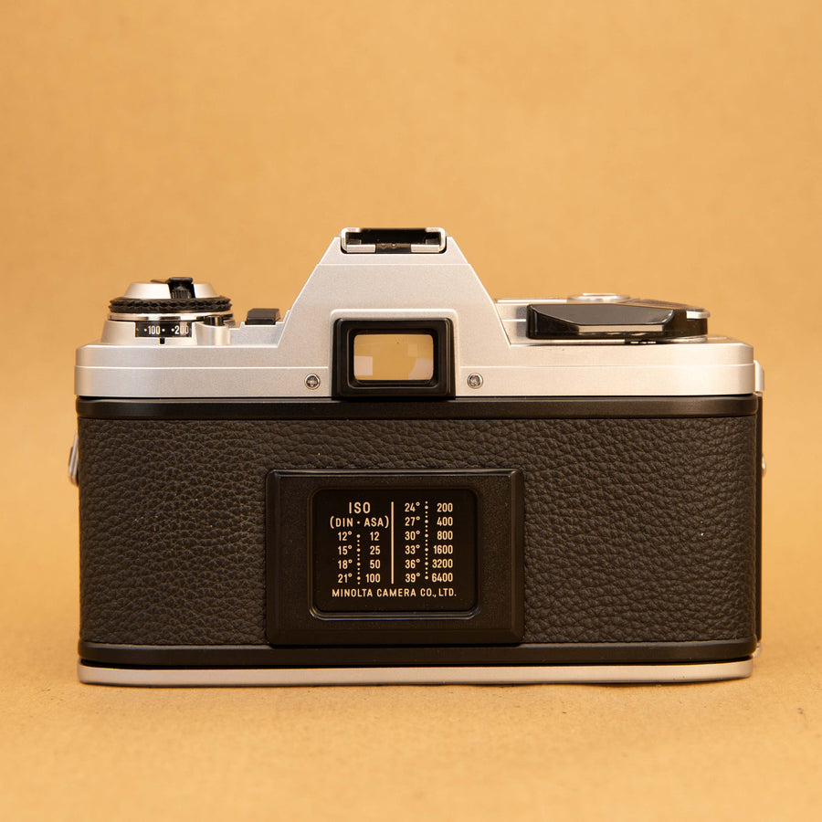 Minolta X-300 con lente de 50 mm f/1.7
