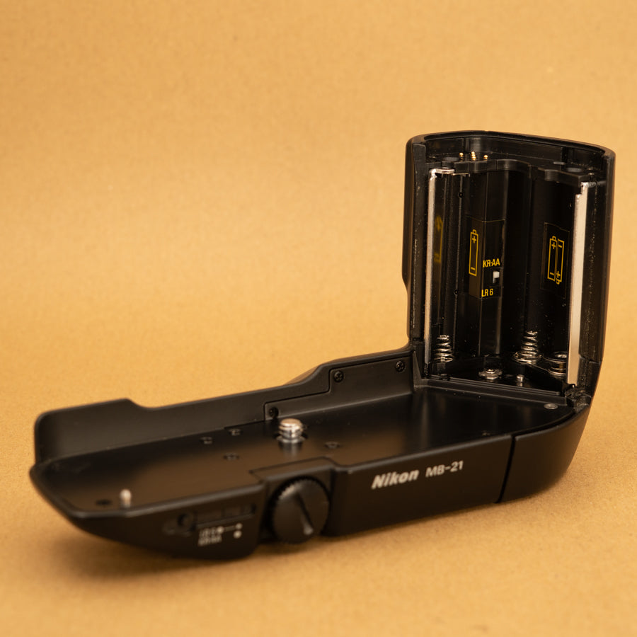 ニコン Nikon F4S ボディ MB-21 Nikon MB-21 Motor Drive for Nikon F4 – Cameras By Max Ltd