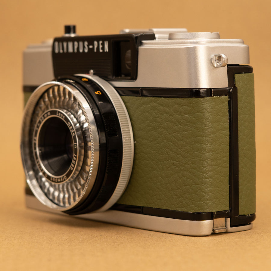 Olympus Pen EES-2 Half-frame in Green
