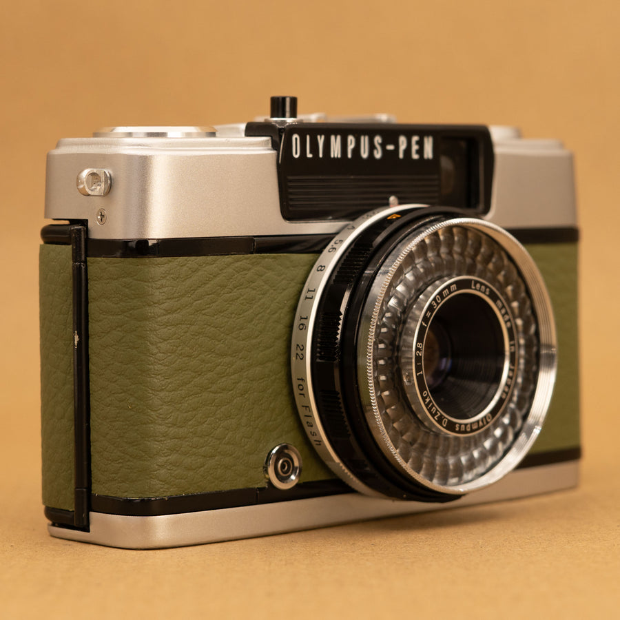 Olympus Pen EES-2 Half-frame in Green