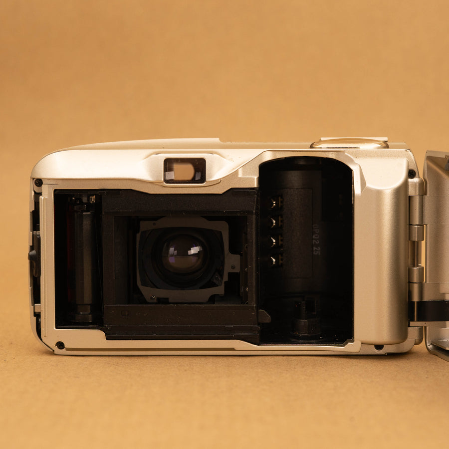 Olympus Mju II in Champagne