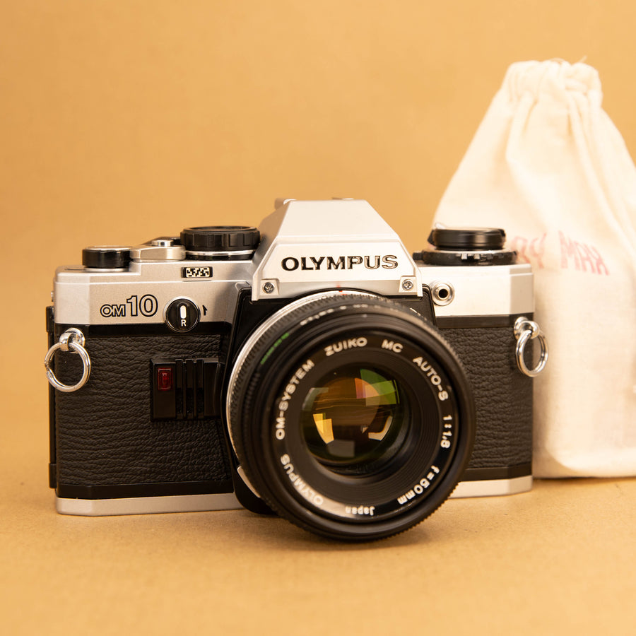 Olympus OM10 avec objectif 50 mm f/1.8