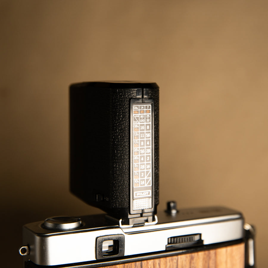 Olympus PS200 Compact Flash for Olympus Trip Cameras By Max Ltd