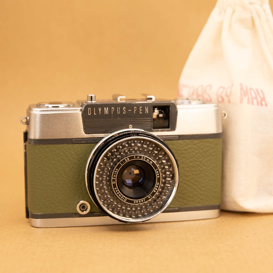 Olympus Pen EES-2 Half-frame in Green