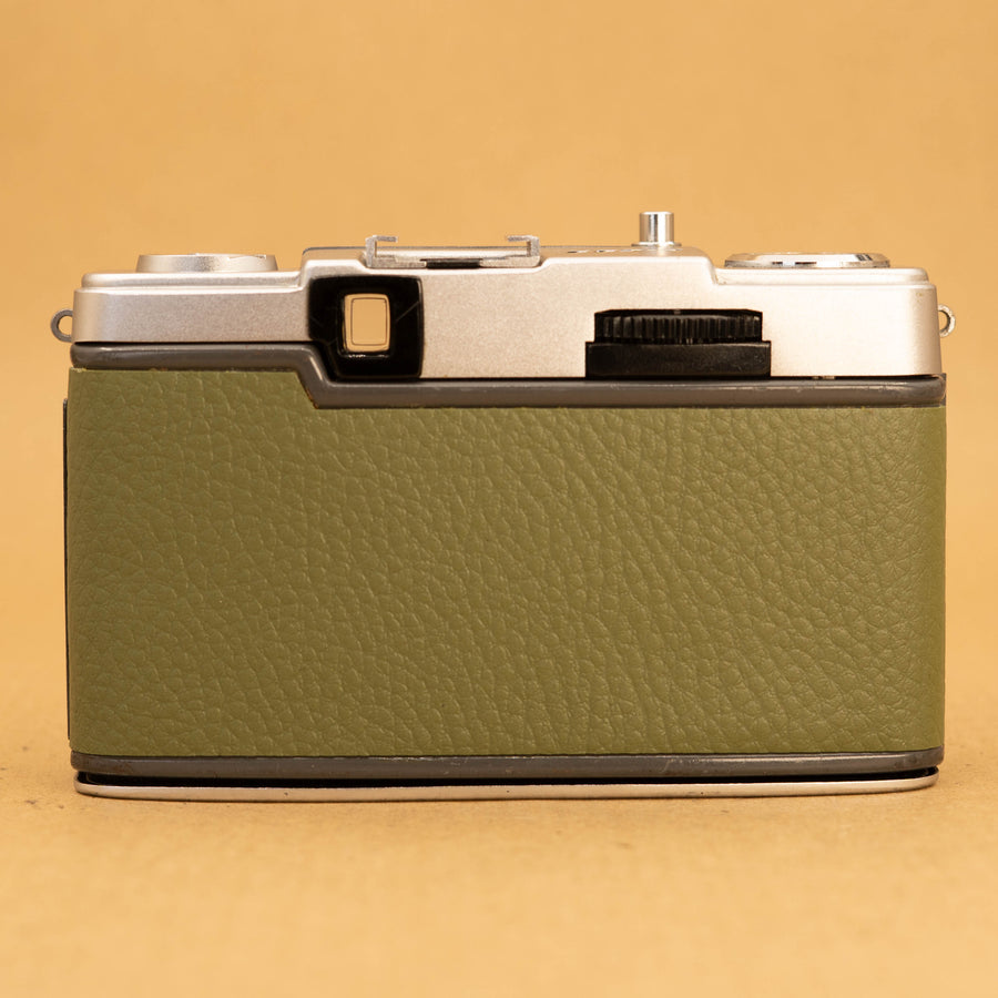 Olympus Pen EES-2 Half-frame in Green