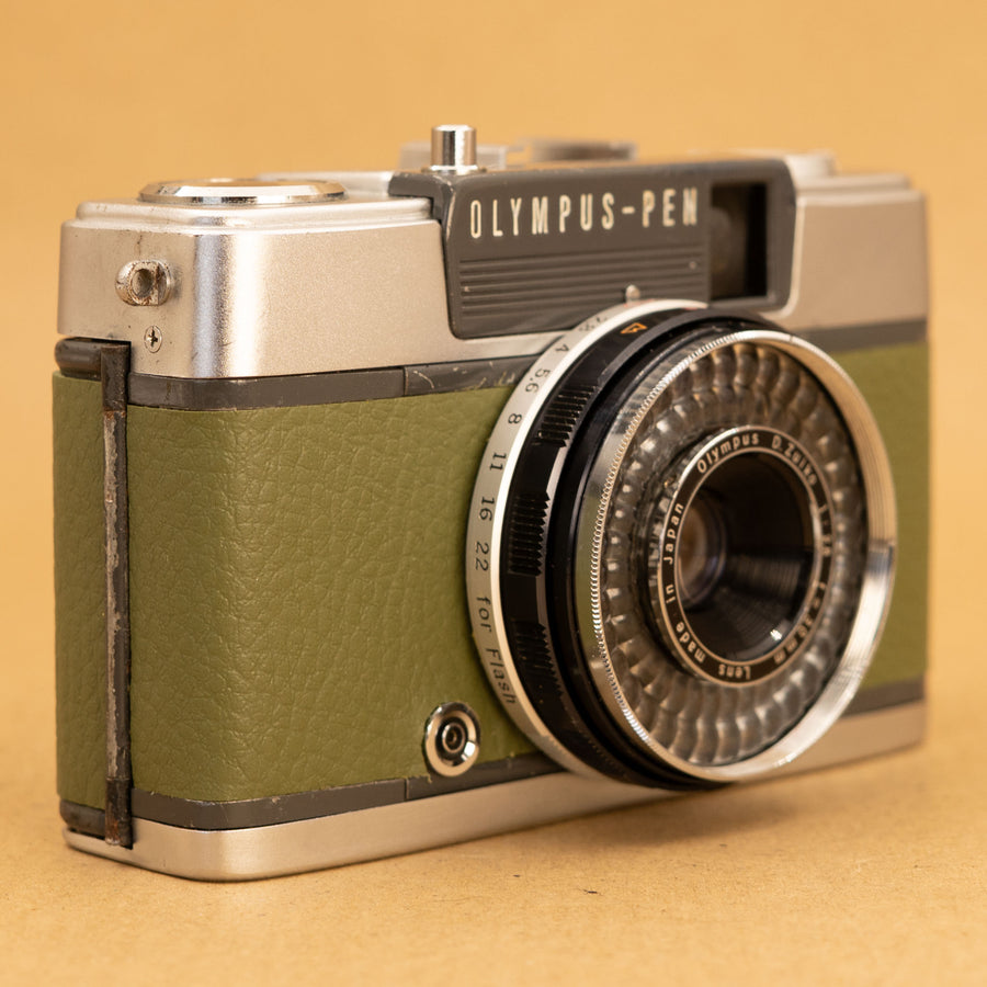 Olympus Pen EES-2 Half-frame in Green