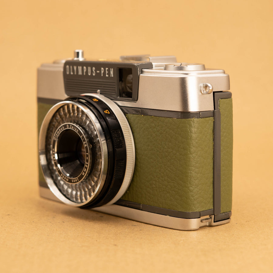 Olympus Pen EES-2 Half-frame in Green