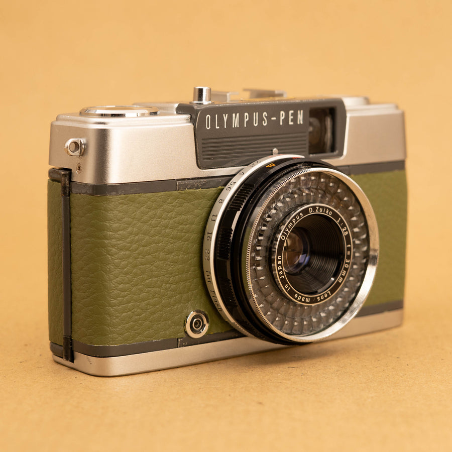 Olympus Pen EES-2 Half-frame in Green