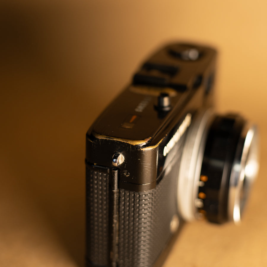 Olympus Trip 35 35mm film camera in black