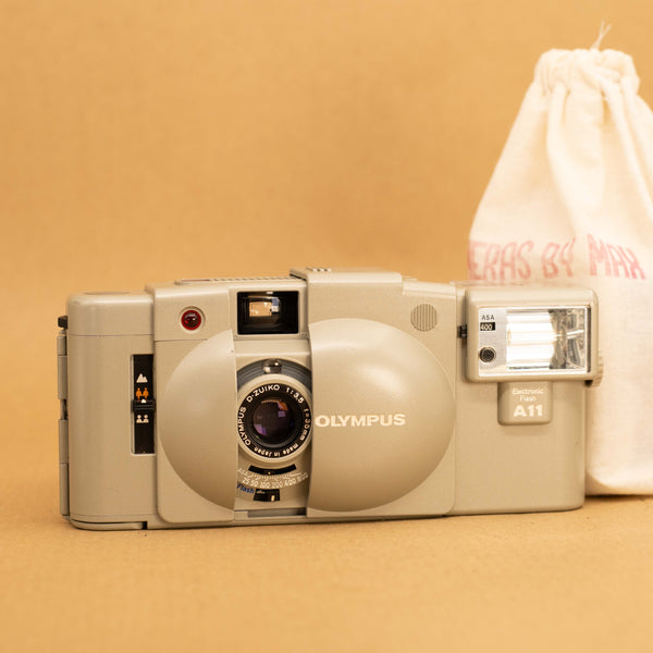 OLYMPUS XA2 アーバンホワイト OlympusXA2inwhite_1of6_grande.