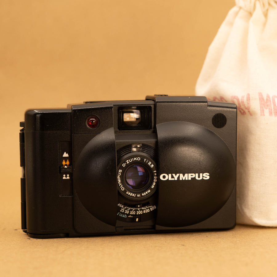 Olympus XA2