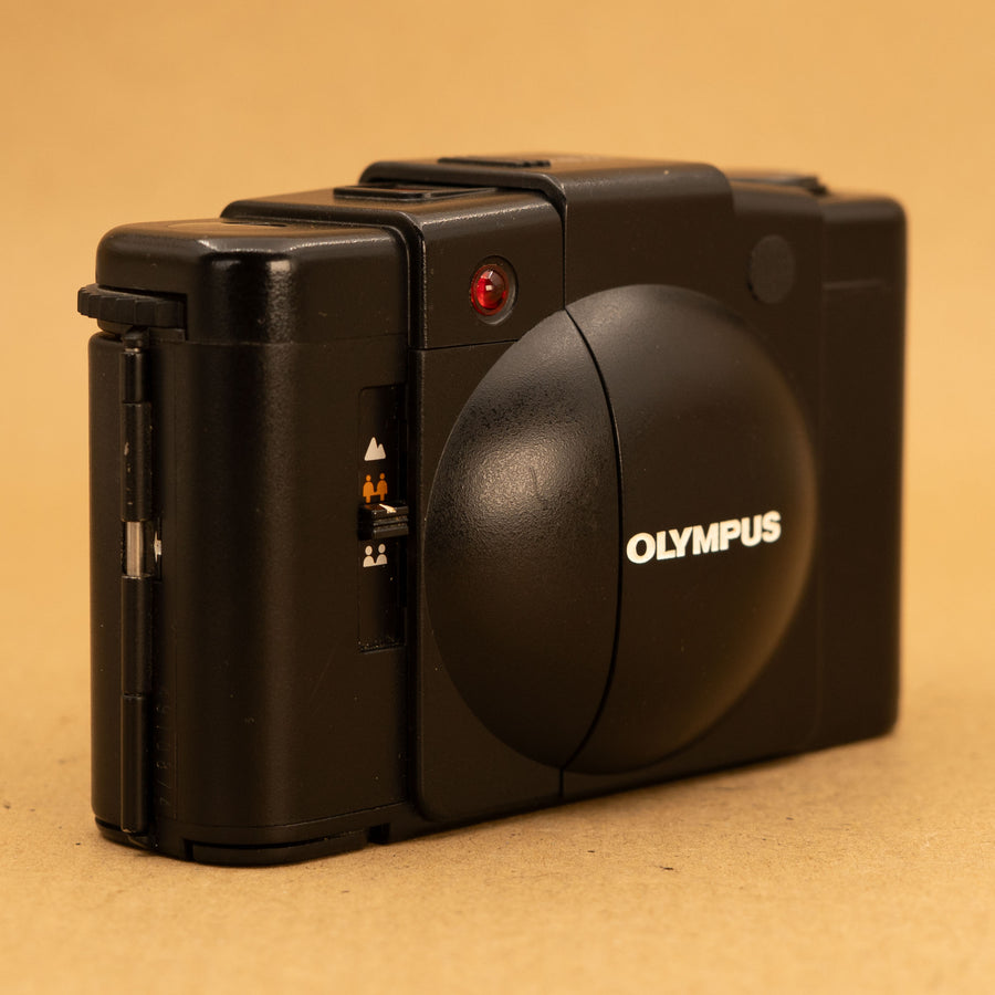 Olympus XA2