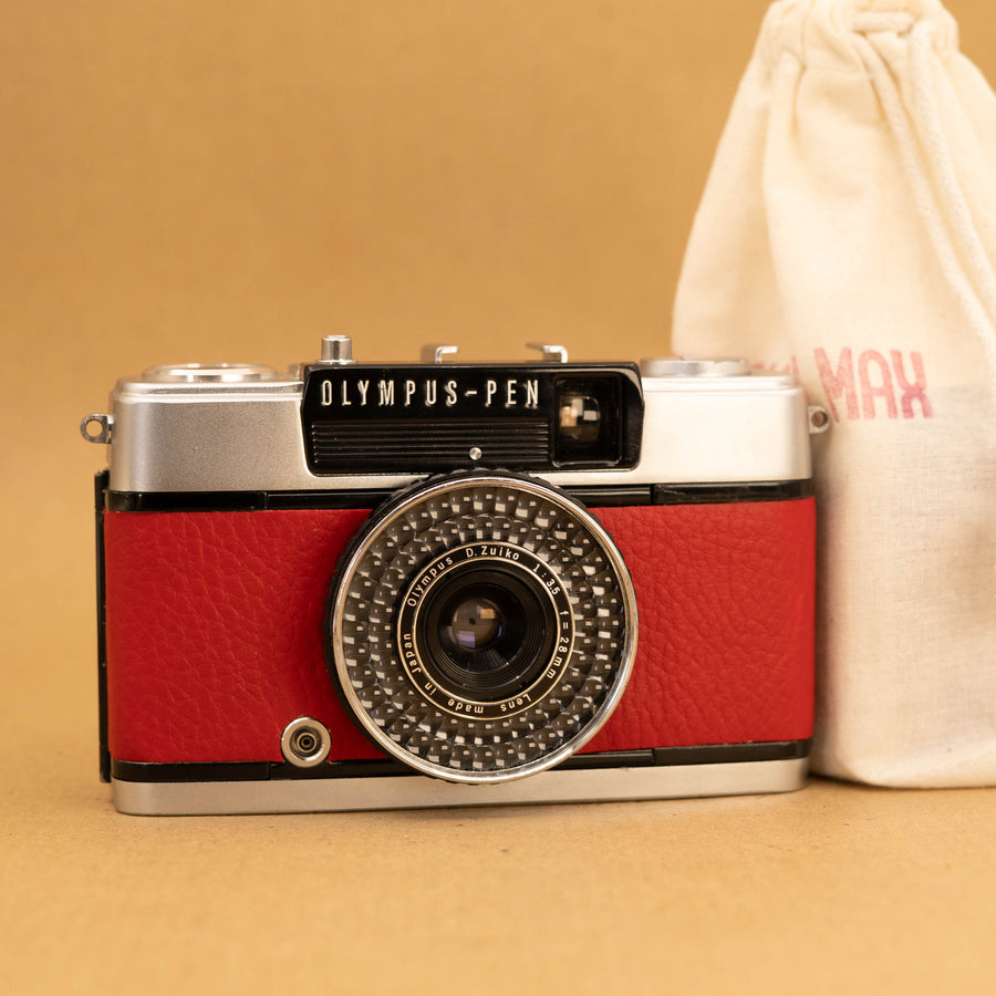 Olympus Pen EE-3 in Red