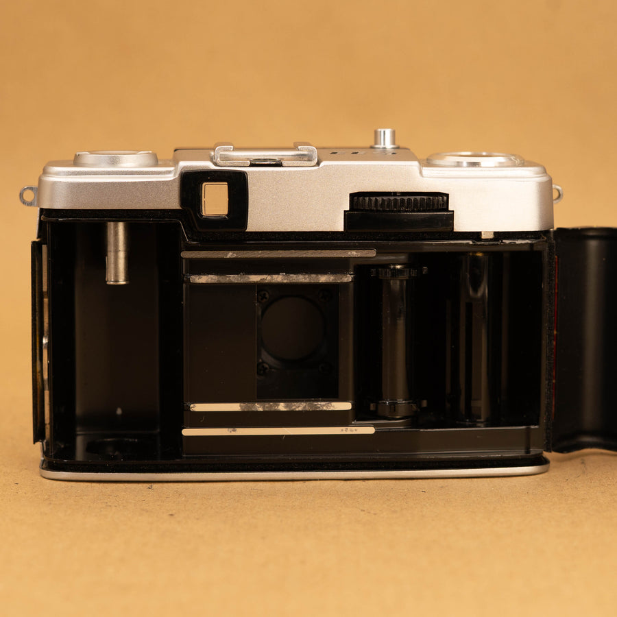 Olympus Pen EE-3 in Red
