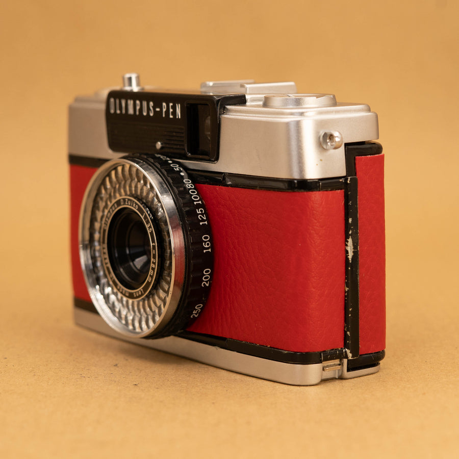 Olympus Pen EE-3 in Red