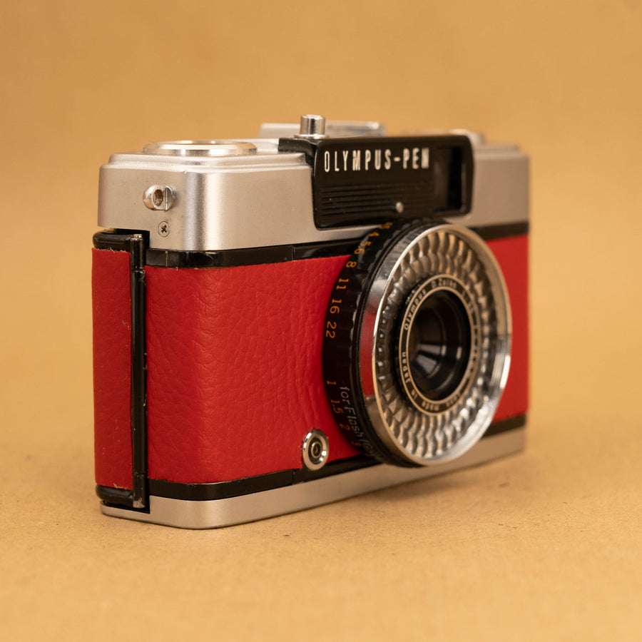 Olympus Pen EE-3 in Red