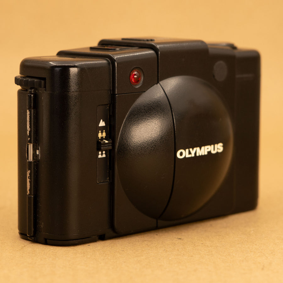 Olympus XA2