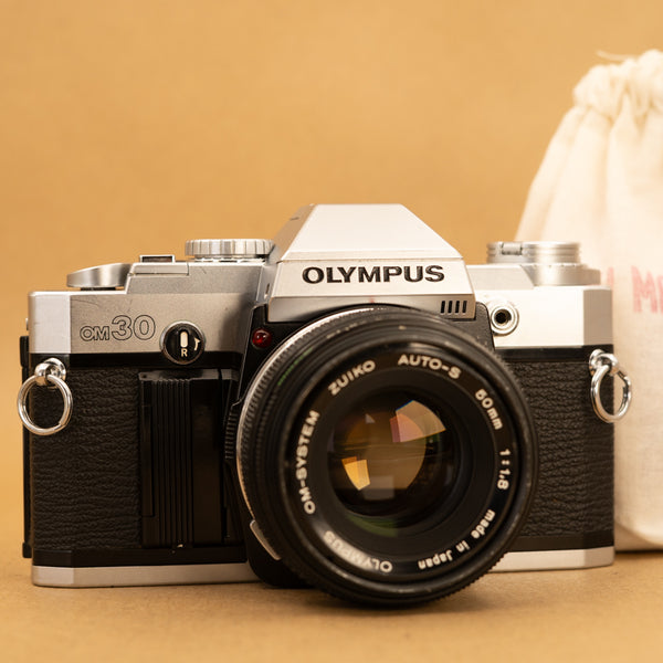 OLYMPUS OM-30 フィルムカメラ REVIEW : Olympus OM30 Film Camera - YouTube
